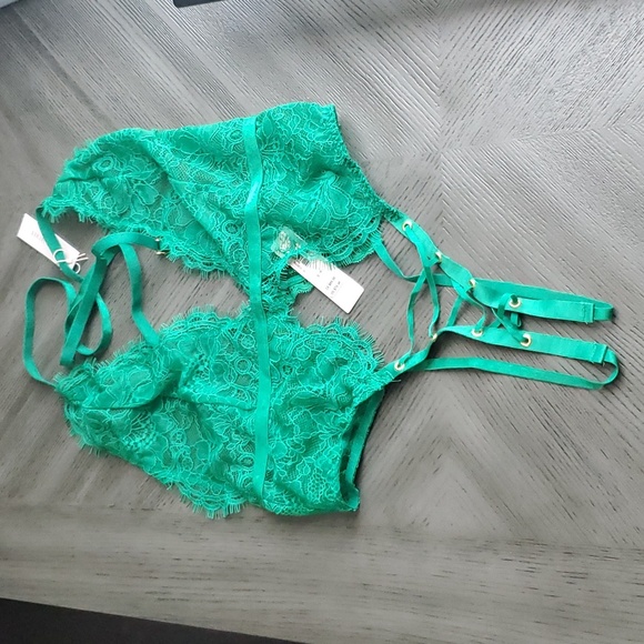 NEW-Victoria's Secret VERY SEXY Lacy Lace-Up Crotchless Teddy S - Picture 2 of 9